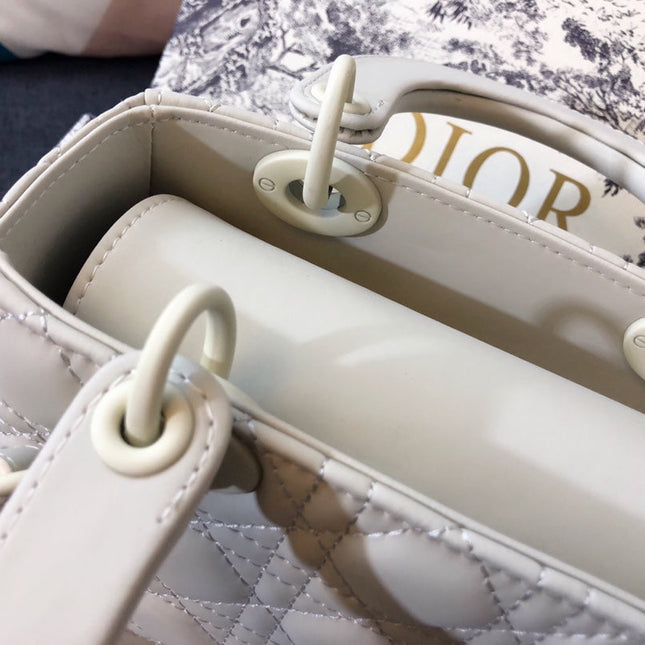 MEDIUM LADY 20 BAG IN WHITE CALFSKIN