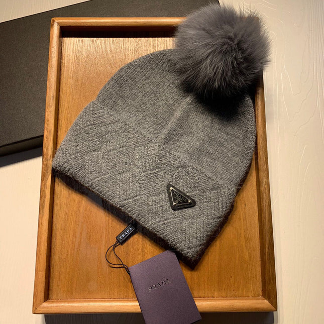 BEANIE HAT IN DOVE GRAY WOOL AND RABBIT FUR 361434