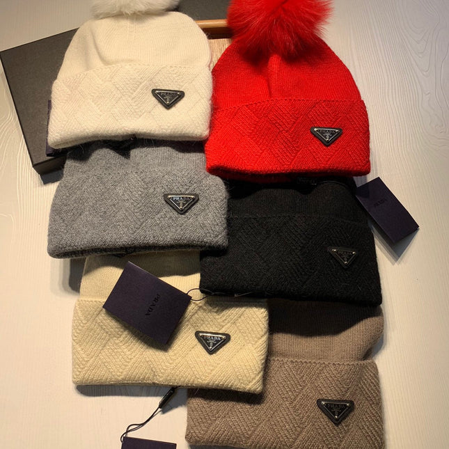 BEANIE HAT IN CHERRY RED WOOL AND RABBIT FUR 361436