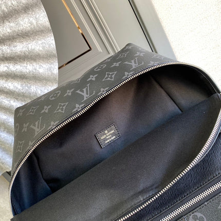 DISCOVERY BACKPACK 40 IN BLACK MONOGRAM CANVAS