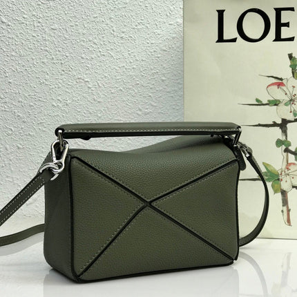 LOE MINI 18 PUZZLE BAG IN JUNIPER GREEN CALFSKIN