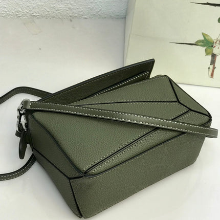 LOE MINI 18 PUZZLE BAG IN JUNIPER GREEN CALFSKIN