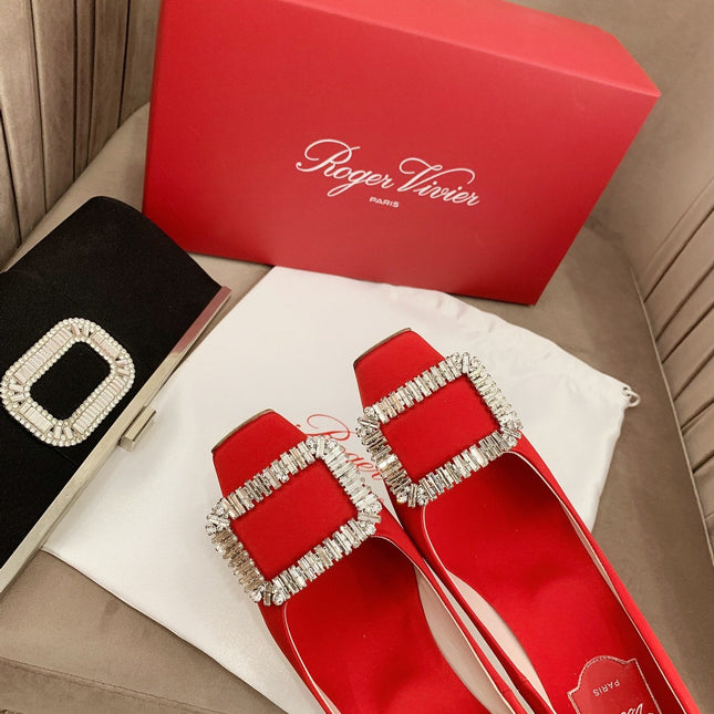 TROMPETTE PUMPS IN RED SILK CRYSTAL BUCKLE