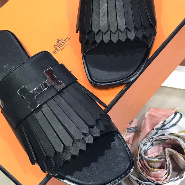 ROYAL SANDAL BLACK LAMBSKIN