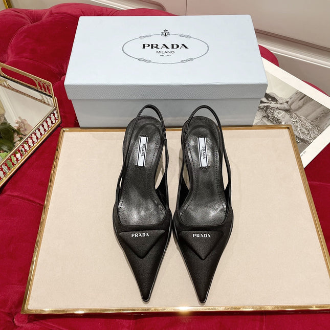 SLINGBACK PUMPS IN BLACK SILK AND SHEEPSKIN LINING WITH TRIANGLE LOGO