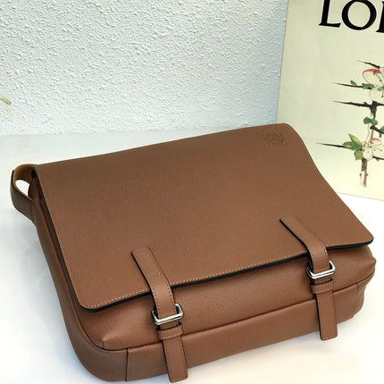LOE 33 XS MILITARY MESSENGER BAG IN WINTER BROWN CALFSKIN AND JACQUARD