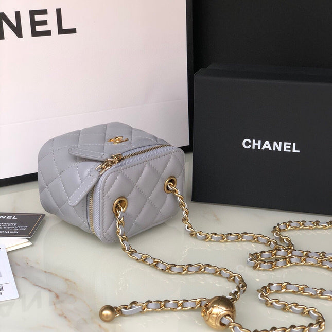 CC MINI 11 VANITY CHAIN IN LIGHT GREY CALFSKIN GOLD HARDWARE