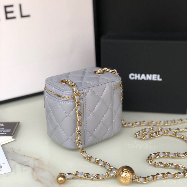 CC MINI 11 VANITY CHAIN IN LIGHT GREY CALFSKIN GOLD HARDWARE