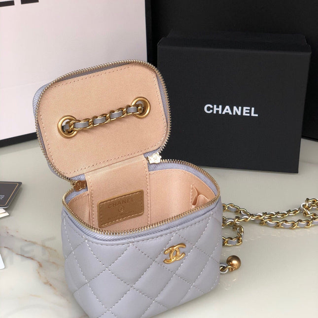 CC MINI 11 VANITY CHAIN IN LIGHT GREY CALFSKIN GOLD HARDWARE