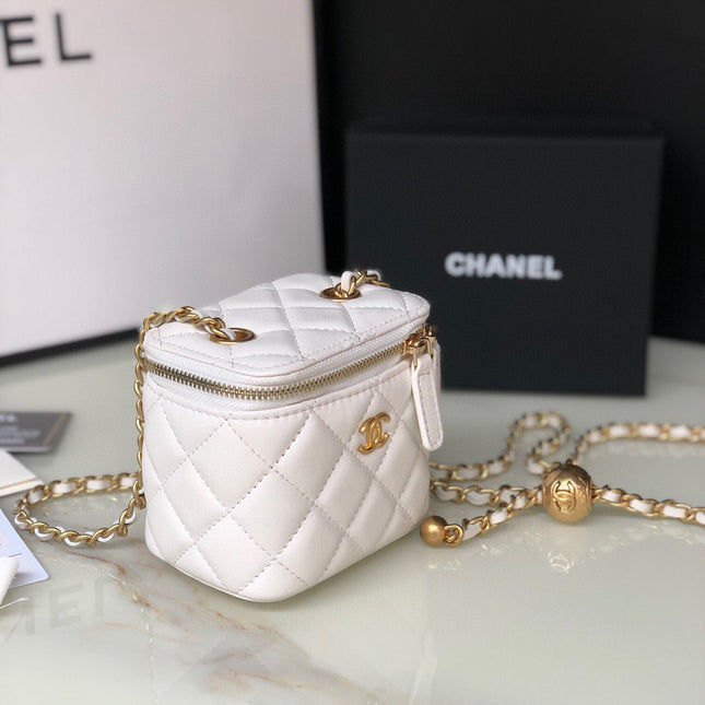 CC MINI 11 VANITY CHAIN IN WHITE CALFSKIN GOLD HARDWARE