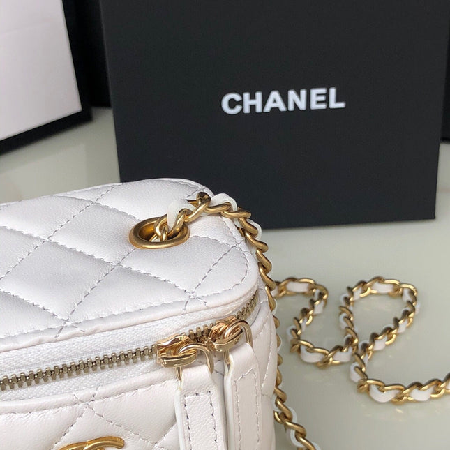 CC MINI 11 VANITY CHAIN IN WHITE CALFSKIN GOLD HARDWARE