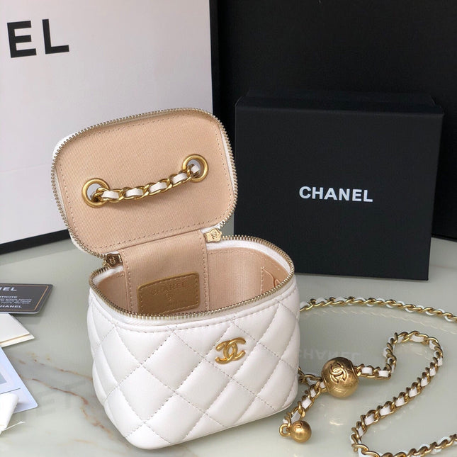 CC MINI 11 VANITY CHAIN IN WHITE CALFSKIN GOLD HARDWARE