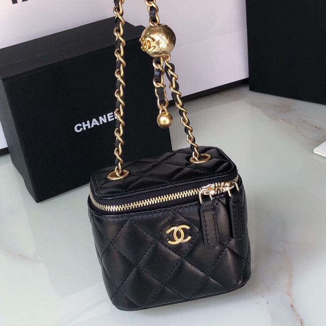 CC MINI 11 VANITY CHAIN IN BLACK CALFSKIN GOLD HARDWARE