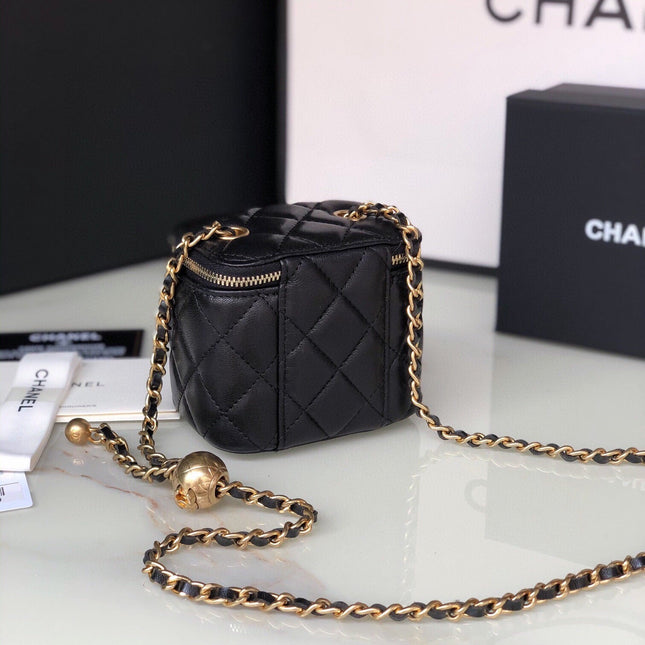 CC MINI 11 VANITY CHAIN IN BLACK CALFSKIN GOLD HARDWARE