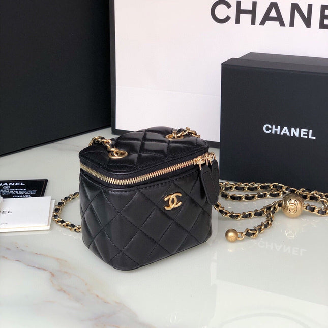 CC MINI 11 VANITY CHAIN IN BLACK CALFSKIN GOLD HARDWARE
