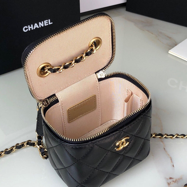 CC MINI 11 VANITY CHAIN IN BLACK CALFSKIN GOLD HARDWARE
