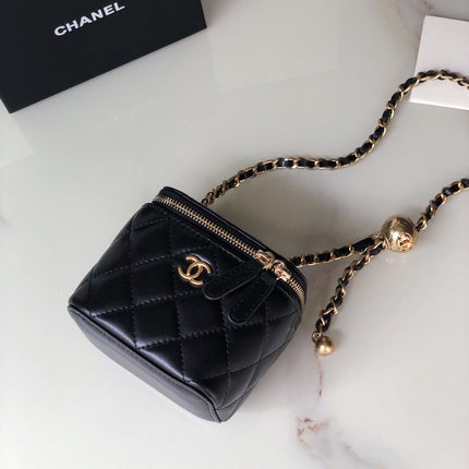 CC MINI 11 VANITY CHAIN IN BLACK CALFSKIN GOLD HARDWARE
