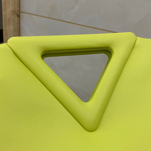 TRIANGLE HANDLE BAG 31 IN VOLT GREEN LAMBSKIN