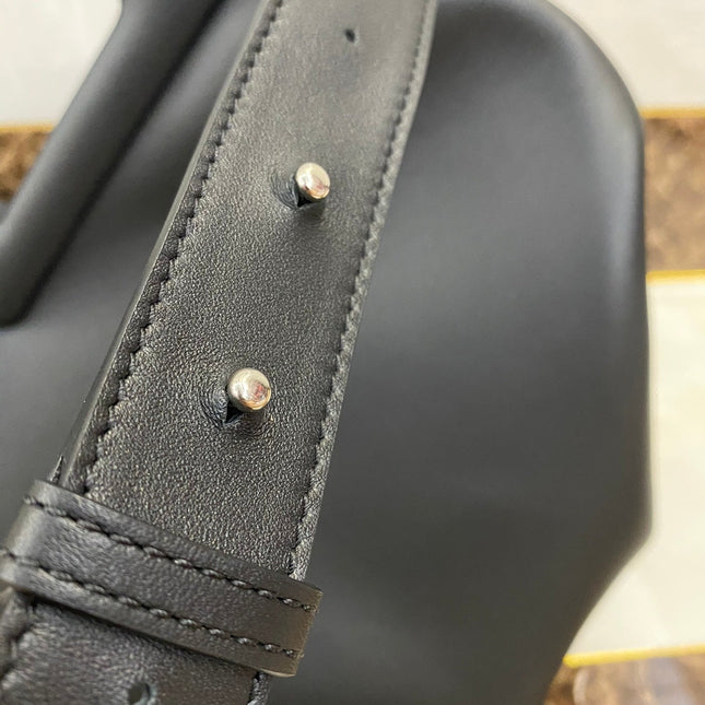 TRIANGLE HANDLE BAG 31 IN BLACK LAMBSKIN