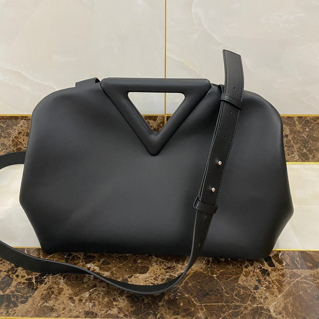 TRIANGLE HANDLE BAG 31 IN BLACK LAMBSKIN