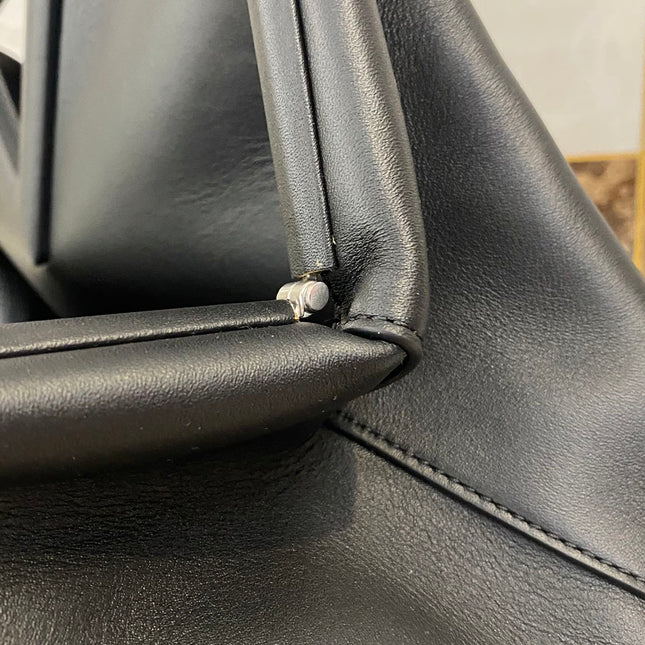TRIANGLE HANDLE BAG 31 IN BLACK LAMBSKIN