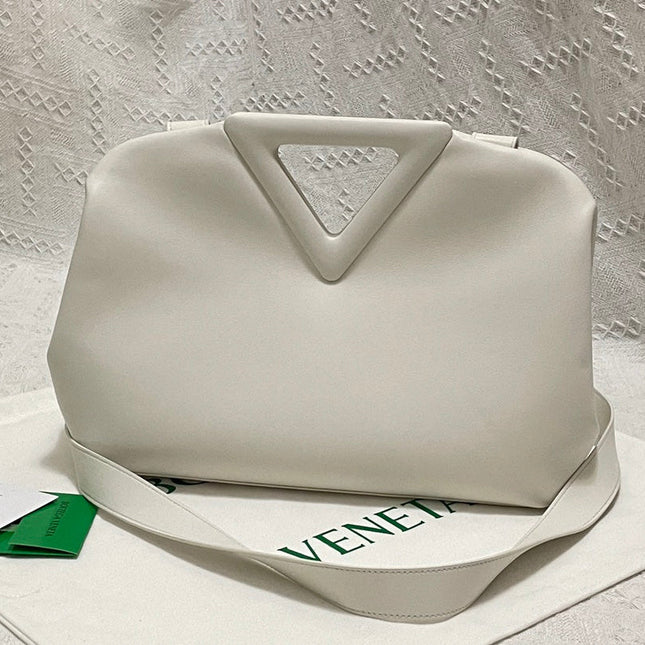 TRIANGLE HANDLE BAG 31 IN WHITE LAMBSKIN