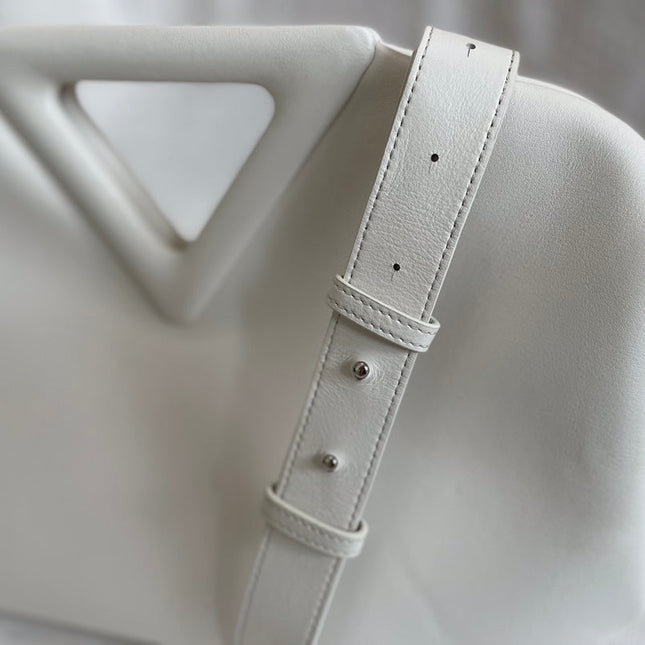 TRIANGLE HANDLE BAG 31 IN WHITE LAMBSKIN