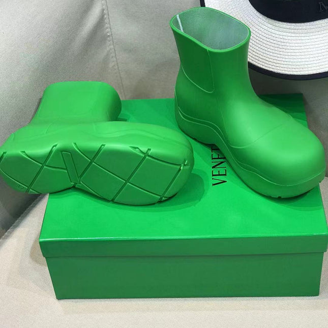 PUDDLE ANKLE BOOT IN EMERALD GREEN RUBBER