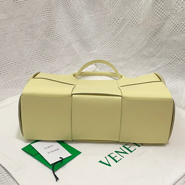 SMALL ARCO TOTE 30 IN LIGHT YELLOW LAMBSKIN
