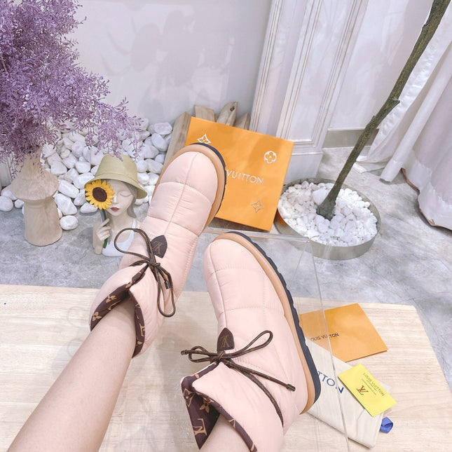 PILLOW COMFORT ANKLE BOOTS IN LIGHT PINK NYLON