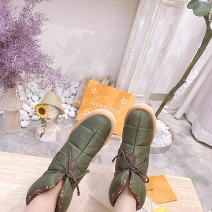 PILLOW COMFORT ANKLE BOOTS IN ARMY GREEN NYLON