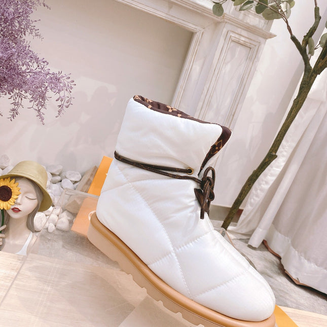 PILLOW COMFORT ANKLE BOOTS IN WHITE NYLON
