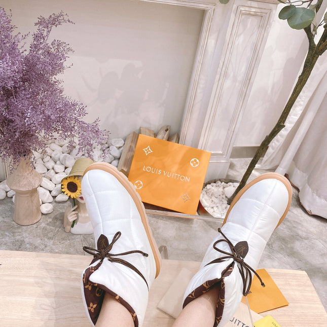 PILLOW COMFORT ANKLE BOOTS IN WHITE NYLON