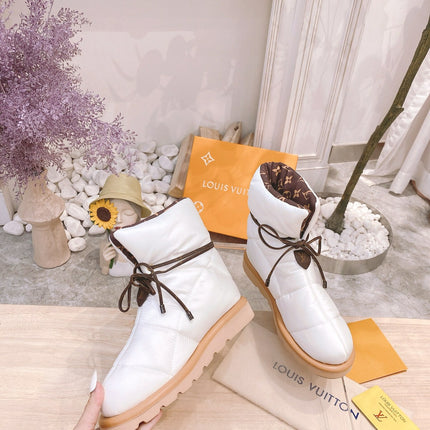 PILLOW COMFORT ANKLE BOOTS IN WHITE NYLON