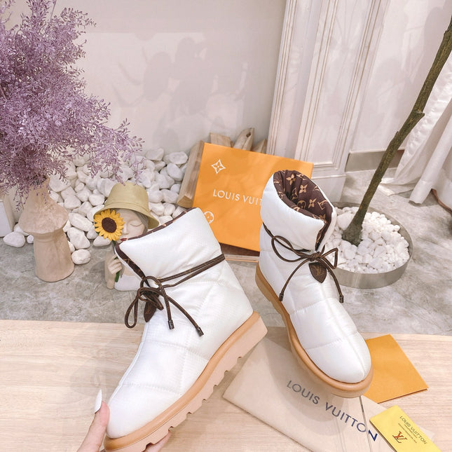 PILLOW COMFORT ANKLE BOOTS IN WHITE NYLON