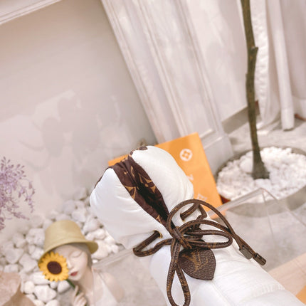PILLOW COMFORT ANKLE BOOTS IN WHITE NYLON
