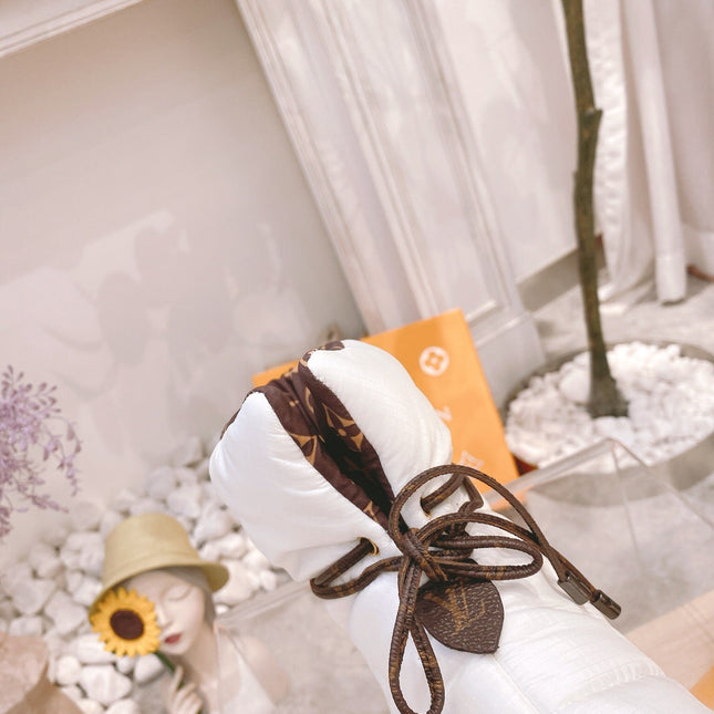 PILLOW COMFORT ANKLE BOOTS IN WHITE NYLON