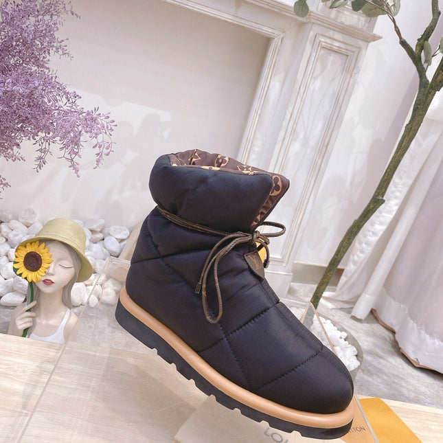 PILLOW COMFORT ANKLE BOOTS IN BLACK NYLON