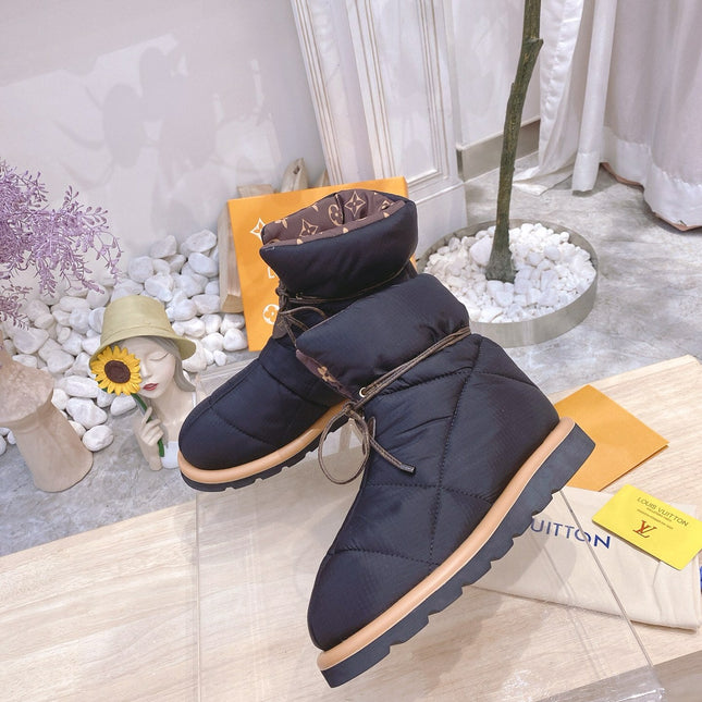 PILLOW COMFORT ANKLE BOOTS IN BLACK NYLON