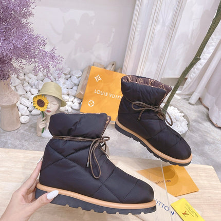 PILLOW COMFORT ANKLE BOOTS IN BLACK NYLON