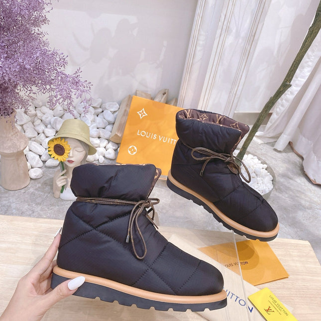PILLOW COMFORT ANKLE BOOTS IN BLACK NYLON