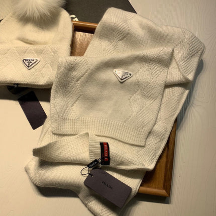 SET SCARF AND HAT IN WHITE WOOL AND RABBIT FUR 416368