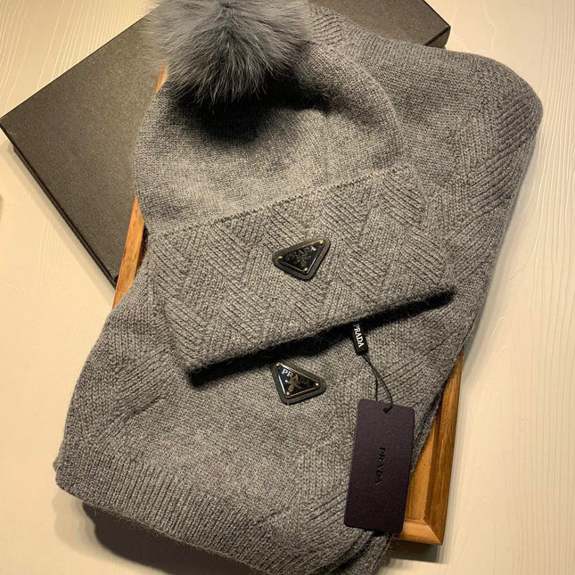 SET SCARF AND HAT IN DOVE GRAY WOOL AND RABBIT FUR 416366