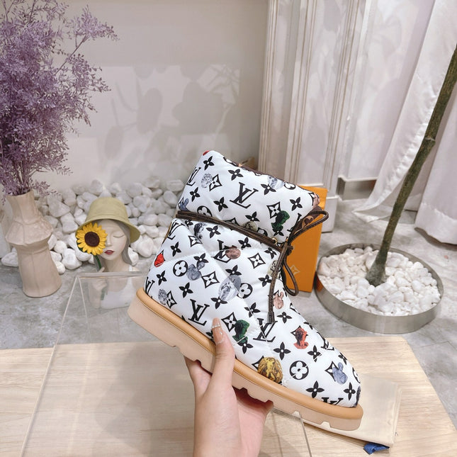 PILLOW COMFORT ANKLE BOOTS IN WHITE MIX BLACK MONOGRAM NYLON