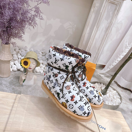 PILLOW COMFORT ANKLE BOOTS IN WHITE MIX BLACK MONOGRAM NYLON
