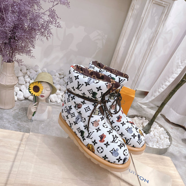 PILLOW COMFORT ANKLE BOOTS IN WHITE MIX BLACK MONOGRAM NYLON