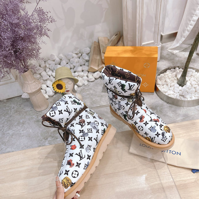 PILLOW COMFORT ANKLE BOOTS IN WHITE MIX BLACK MONOGRAM NYLON
