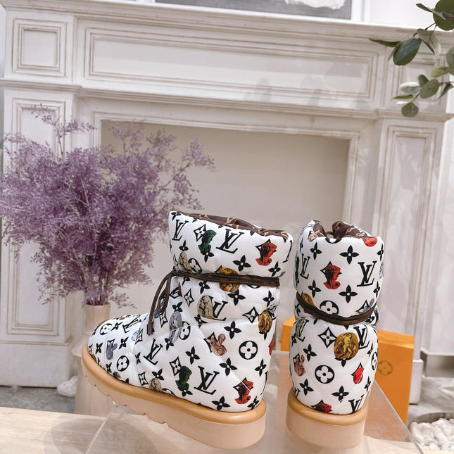 PILLOW COMFORT ANKLE BOOTS IN WHITE MIX BLACK MONOGRAM NYLON