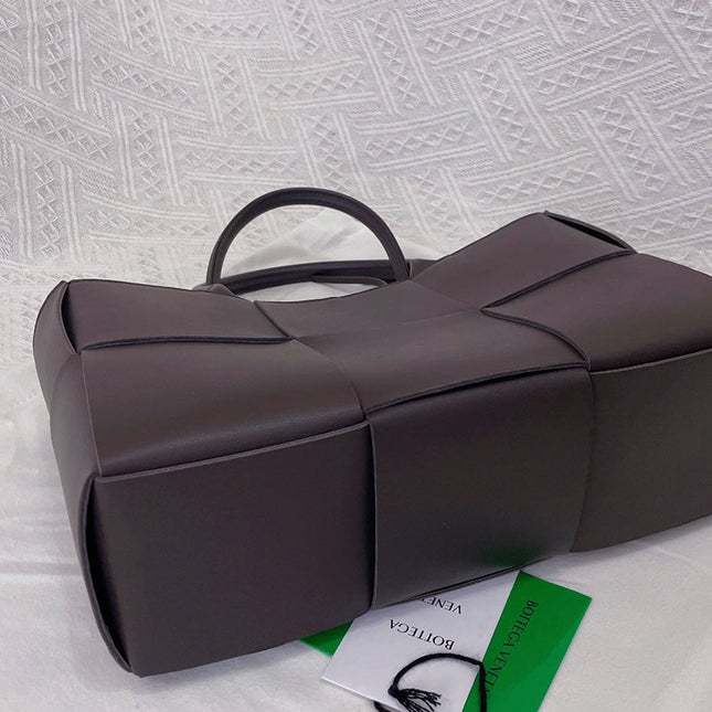 SMALL ARCO TOTE 30 IN MORTAR PURPLE LAMBSKIN
