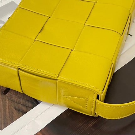 SMALL CASSETTE 23 IN CANARY YELLOW CALFSKIN